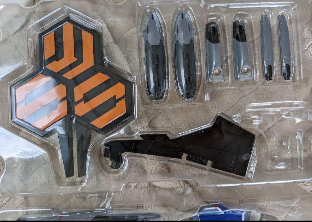 ⚠箱傷有・パーツ欠損有　DX超合金 VF-25G トルネードメサイアバルキリー