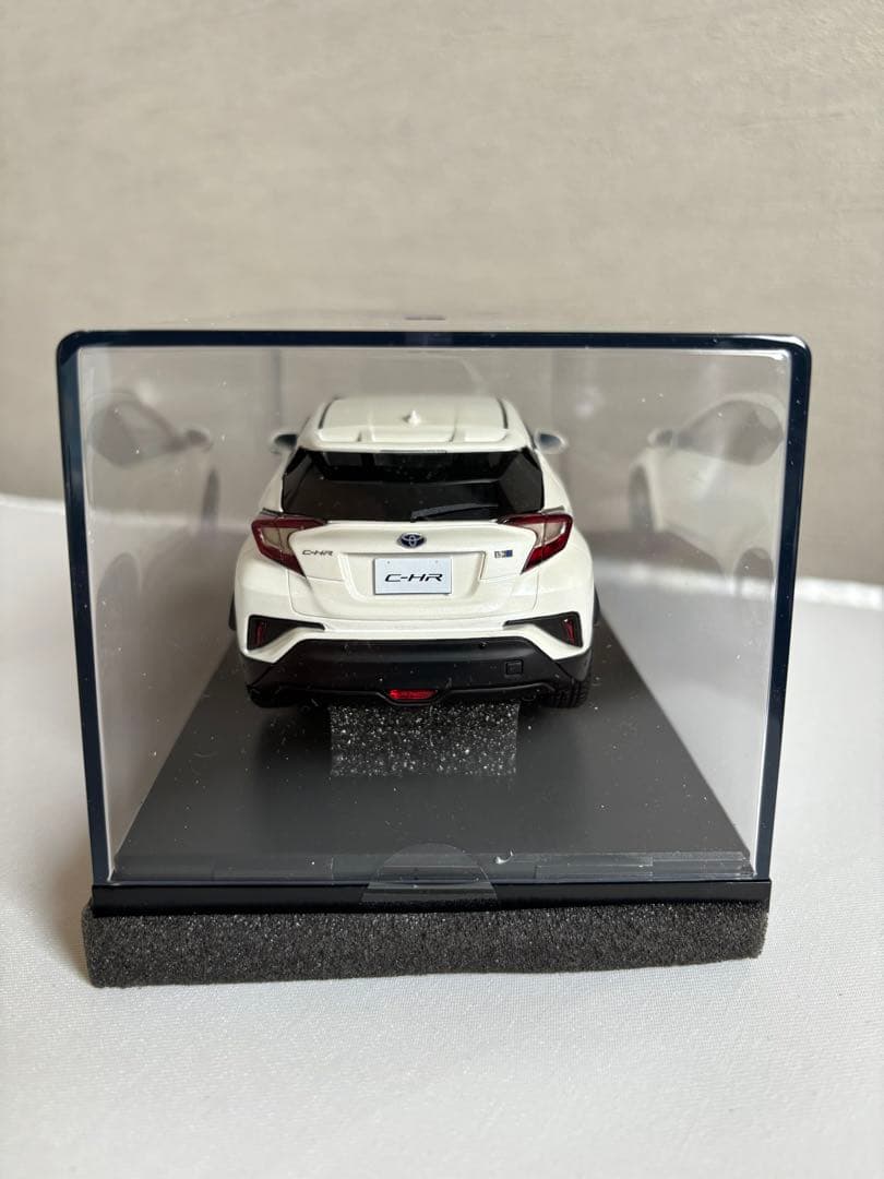 1/24　Toyota　C-HR　G（2017）　ホワイトパール
