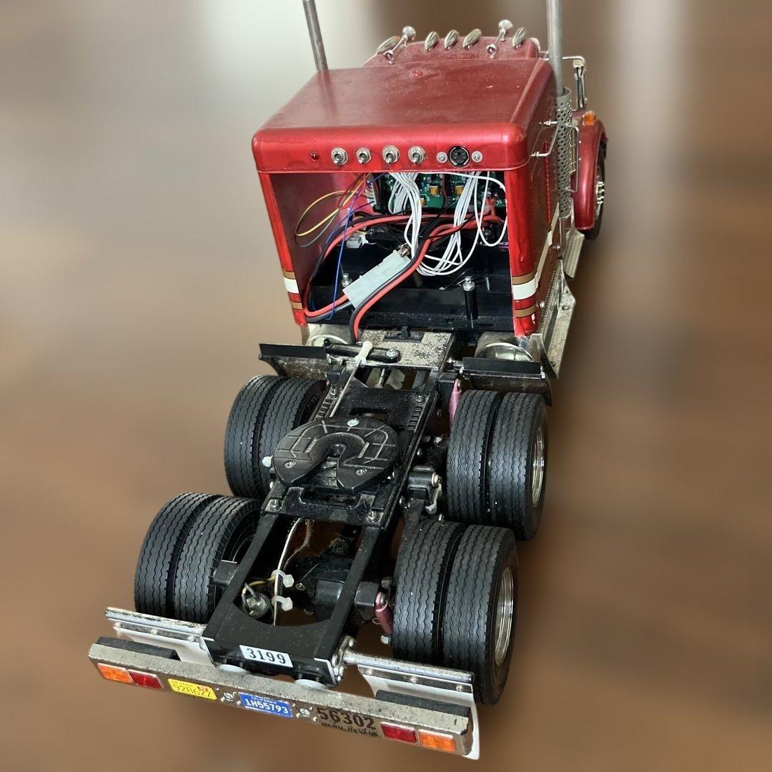 【ジャンク品】電動RC トレーラーヘッド キングハウラー　トラック