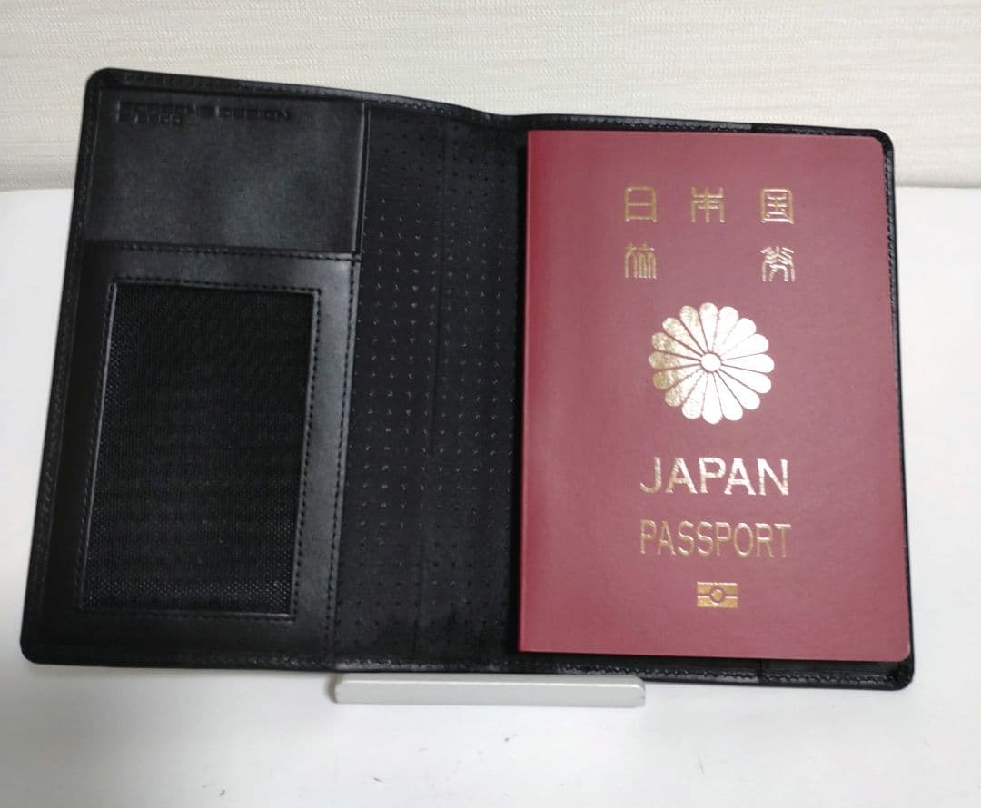 ポルシェデザイン　メンズパスポートケース