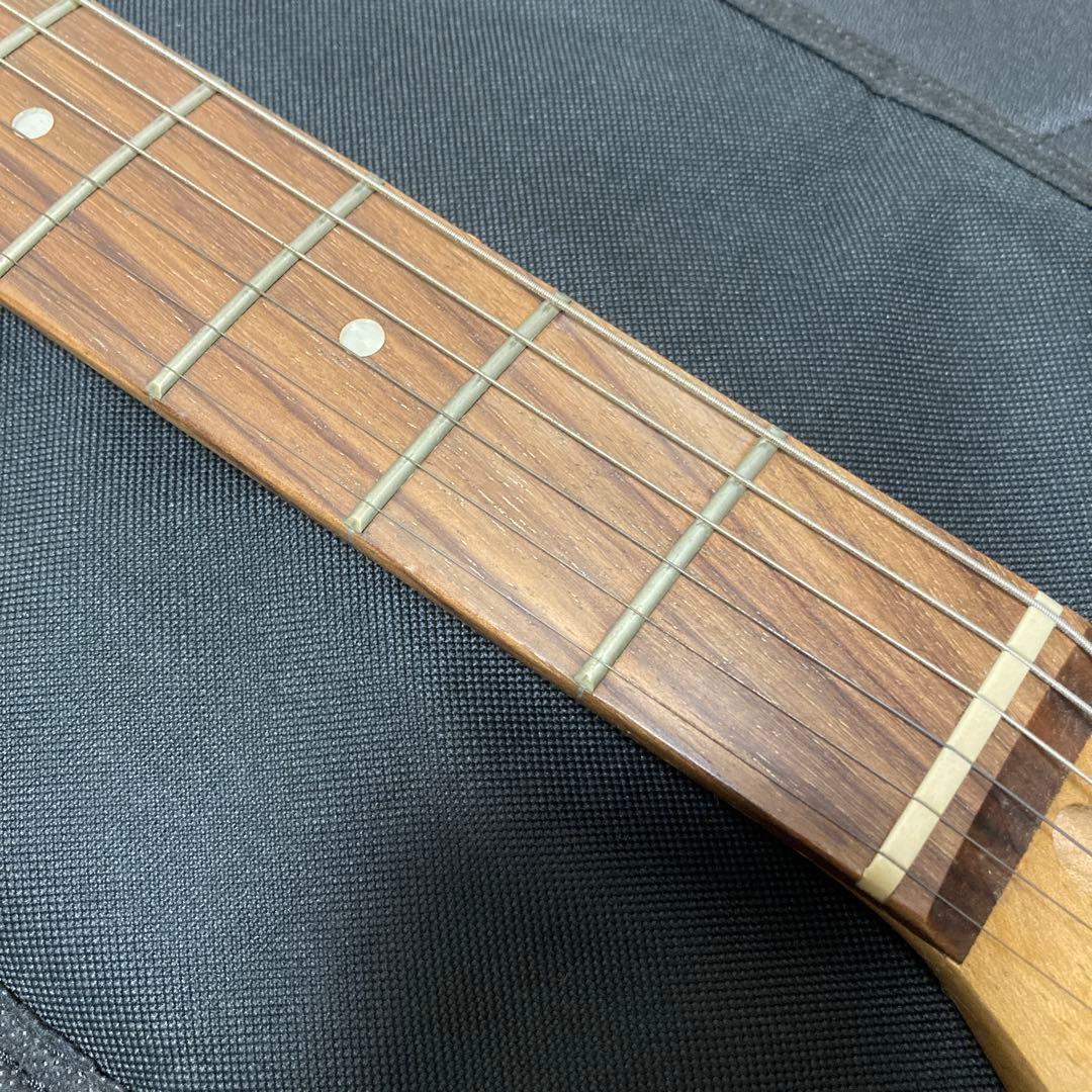 Squier Stratocaster ギター ピンク ホワイト バンド 初心者