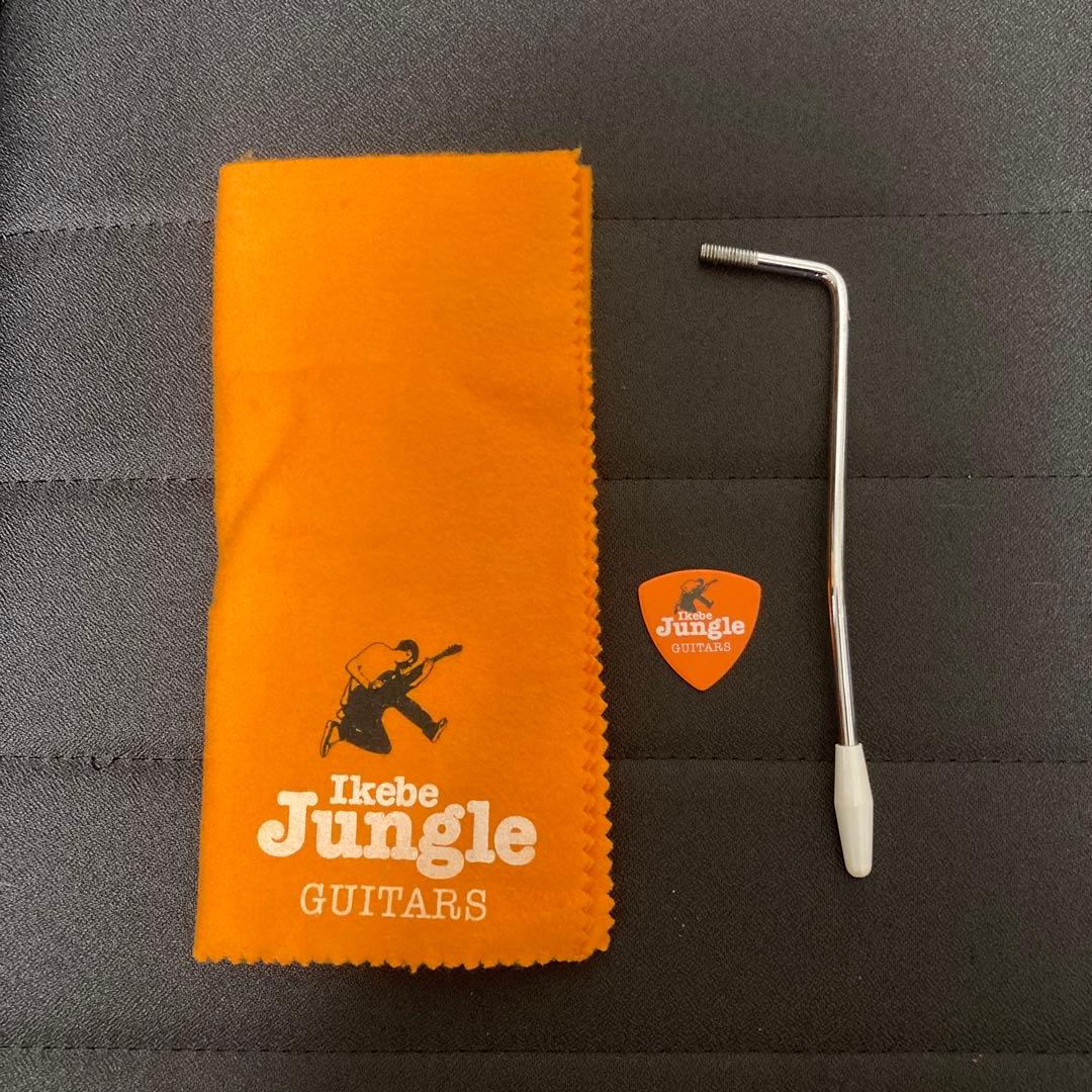 Squier Stratocaster ギター ピンク ホワイト バンド 初心者