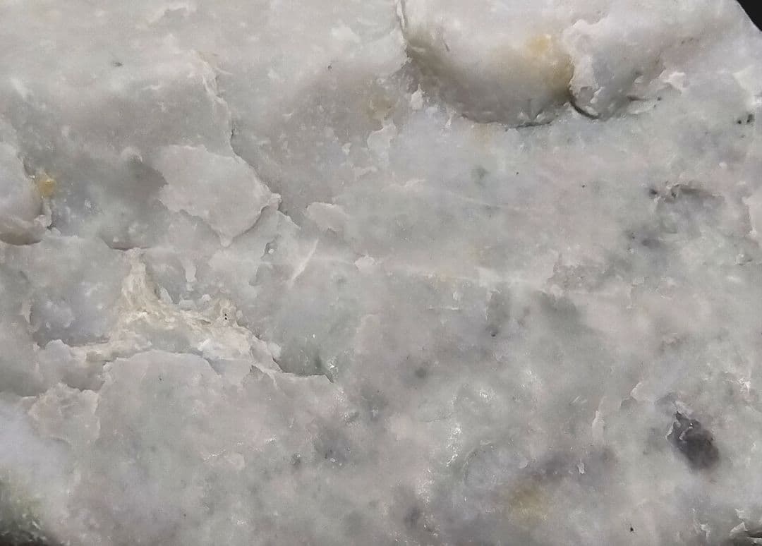 ☆翡翠原石☆糸魚川硬玉【小滝・転石川ズレ・ウブ7.9kg】 - メルカリ