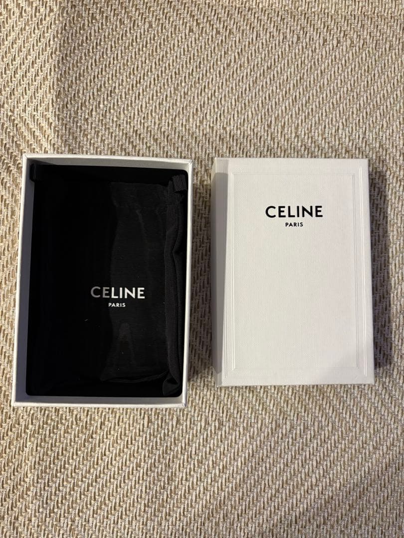CELINE 二つ折り財布 黒 ゴールドロゴ