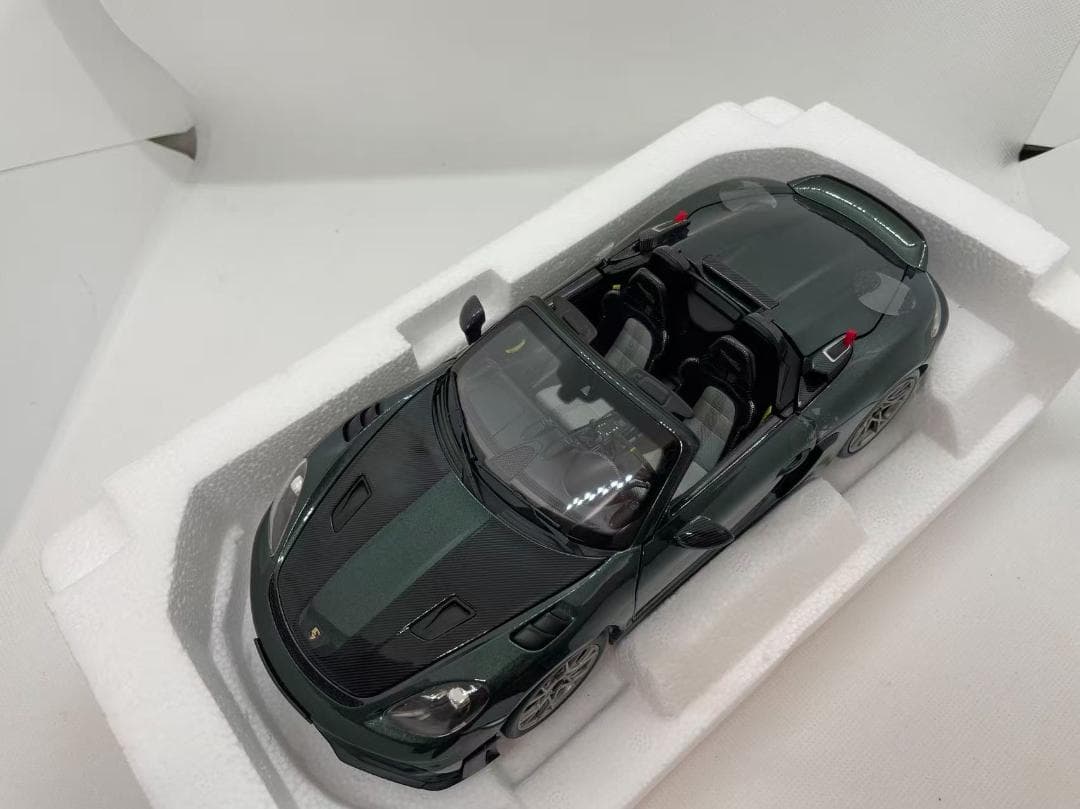 304-046 ノレブ 1/18 ポルシェ スパイダー 718