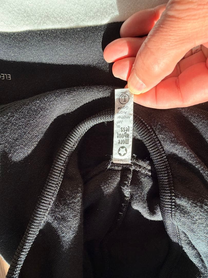 ELECTRIC COTTAGE パーカー 黒/白