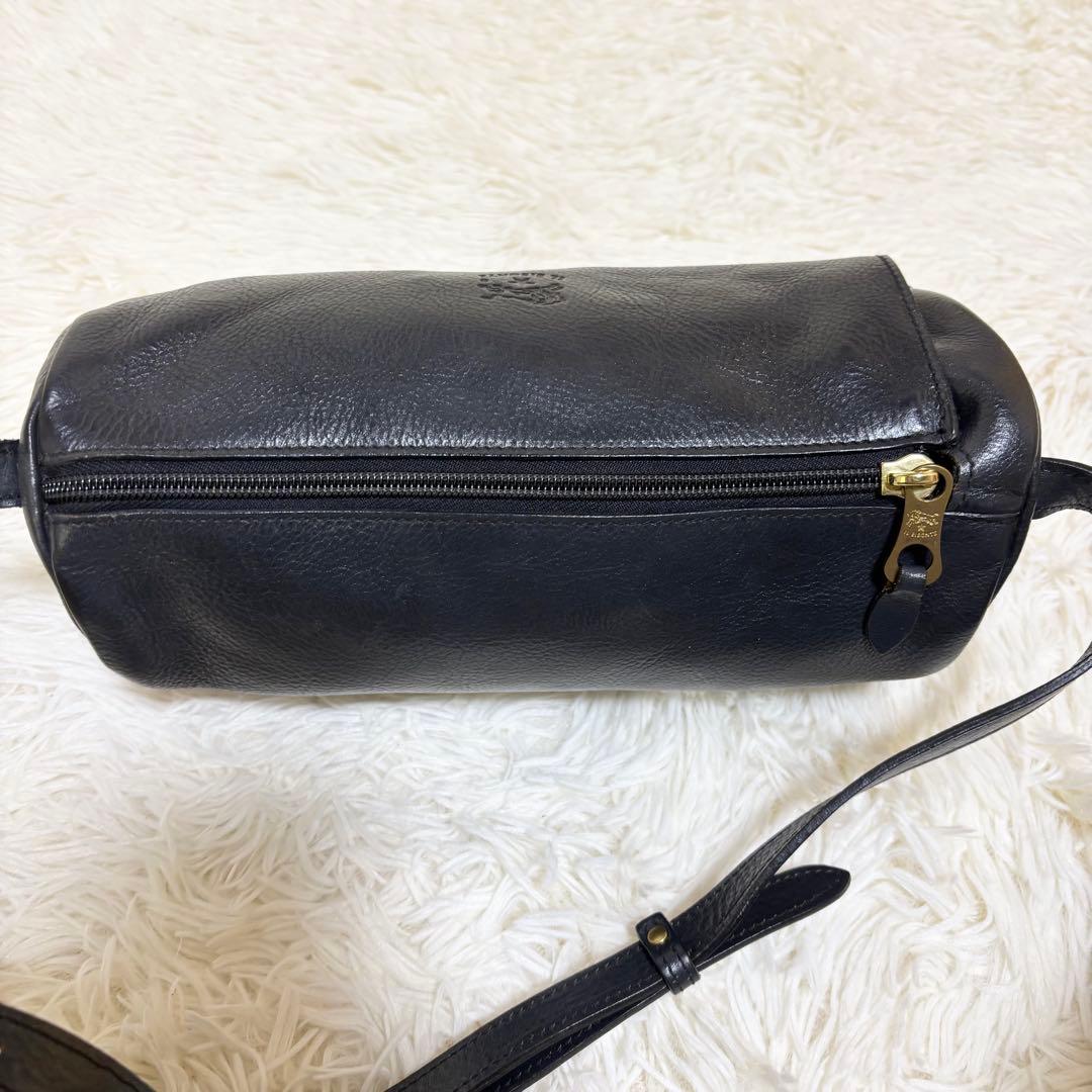 ✨美品✨希少 イルビゾンテ ショルダーバッグ 斜め掛け 筒型 レザー ブラック
