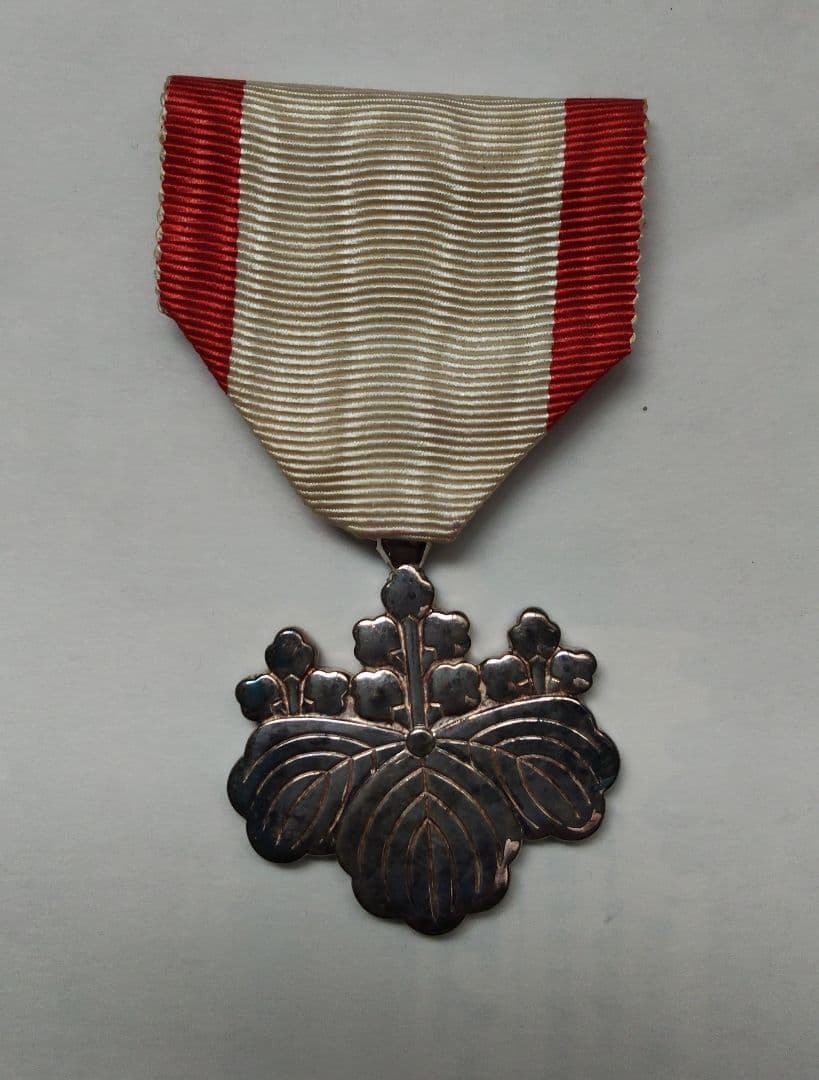 勲章セット 3個 金色 緑色 銀色の通販はau PAY マーケット - 輸入雑貨