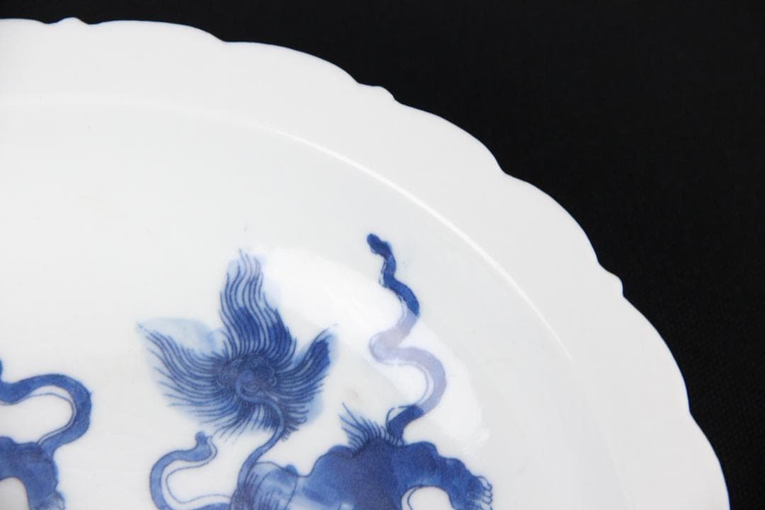 中国美術 青花獅子毬 成化年製 古染付皿 骨董磁器 蔵出