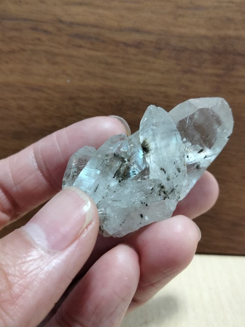 国産鉱物 山梨県 水晶クラスター 塩山竹森山 天然水晶 トルマリン入り