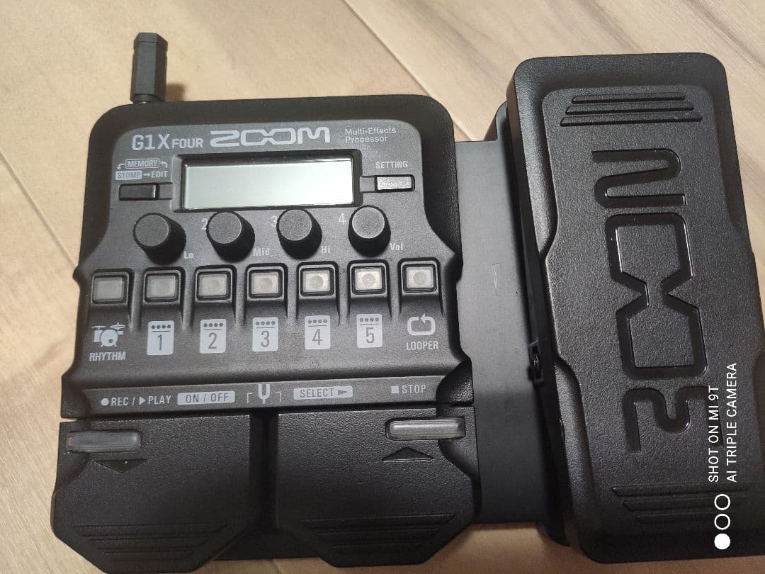 ZOOM G1X FOUR 中古