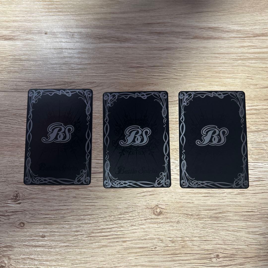 調査員ロロ 3枚 - メルカリ