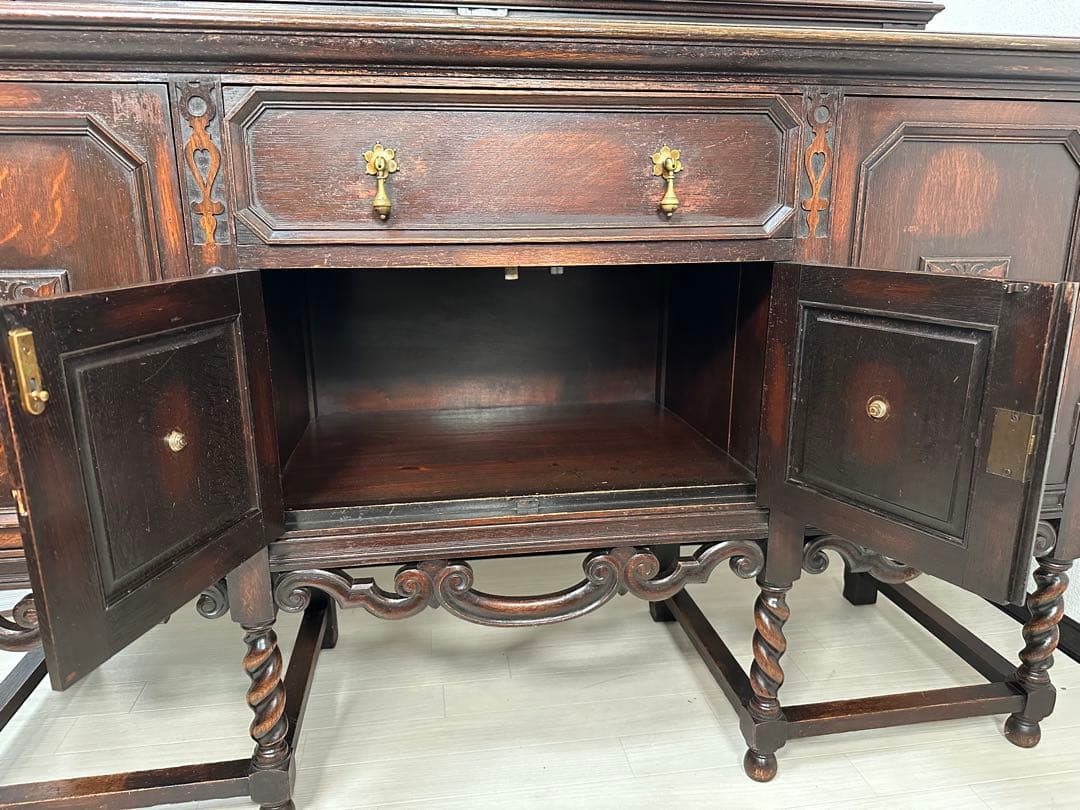 英国 イギリス アンティーク サイドボード キャビネット ツイスト