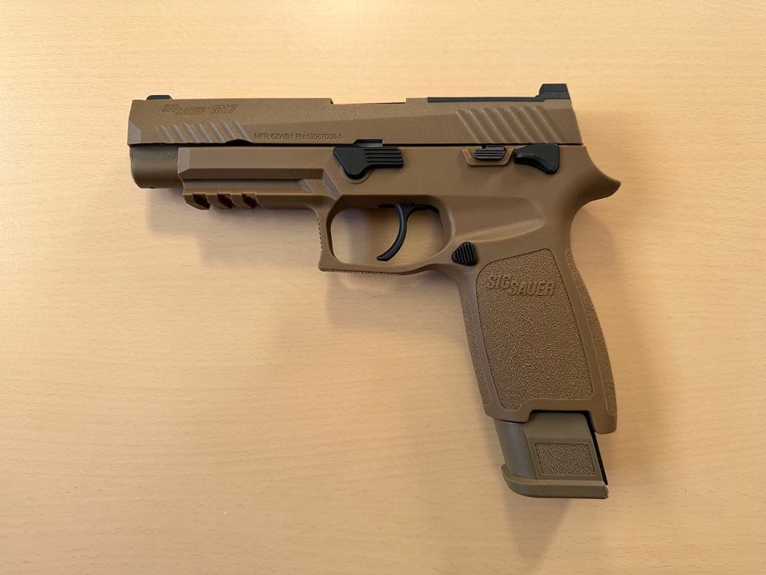 LAYLAX SIG SAUER M17 CO2 ガスブローバック