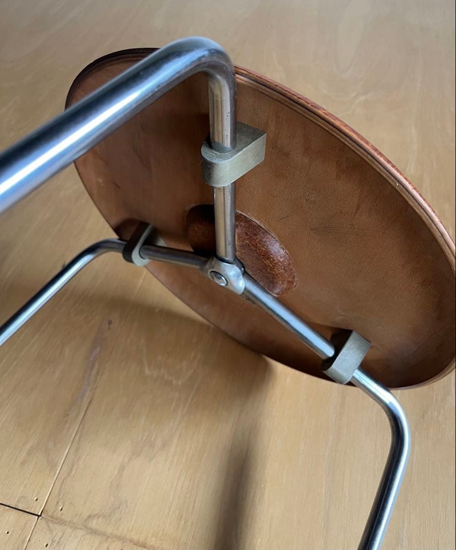 スツール Arne Jacobsen 3170 Teak FRITZ HANSEN