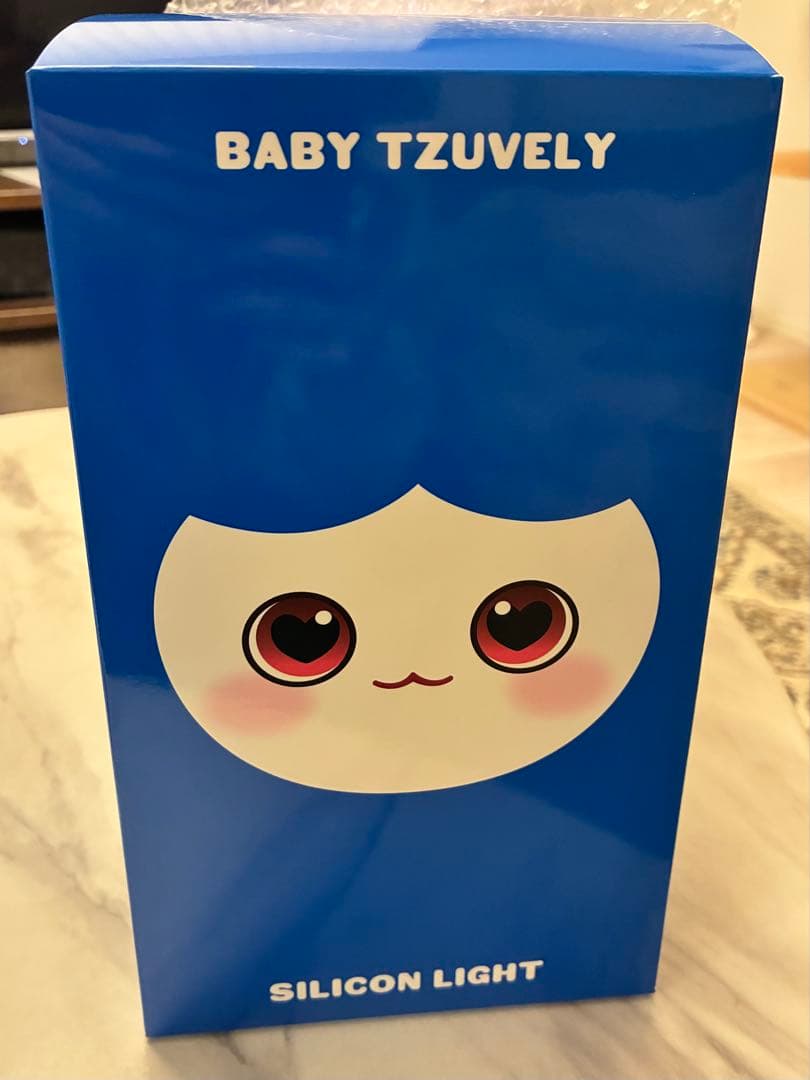 TWICE Baby LOVELYSシリコンライト ツウィ トレカ付き - メルカリ