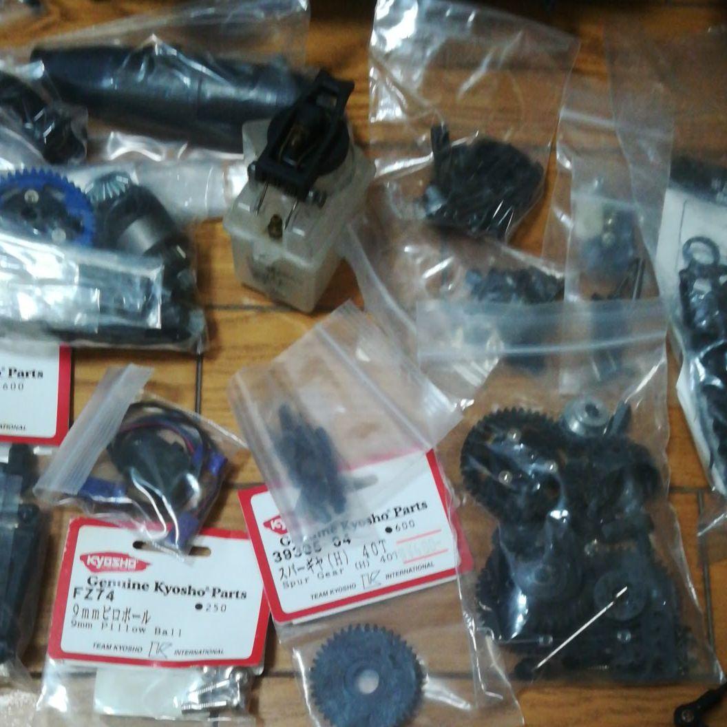 京商　1/10 エンジンカー FW 05　V-ONE SⅡ