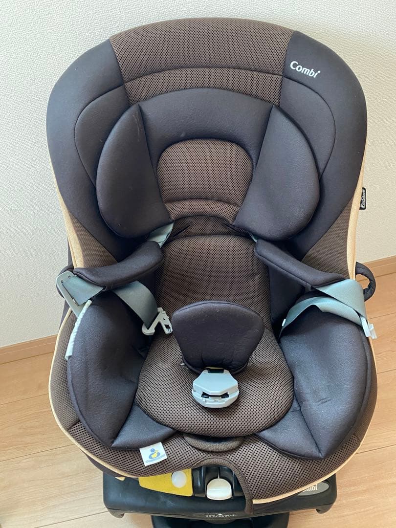 サクラ様 Combi チャイルドシート ブラウン