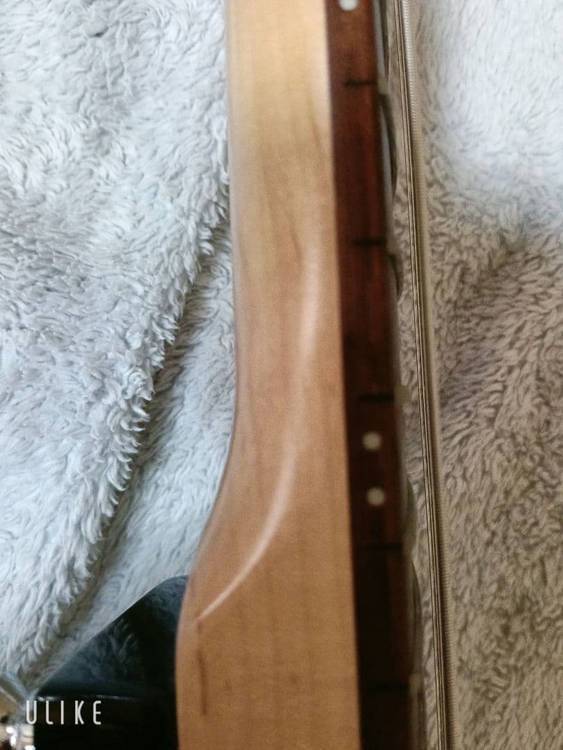 FIRST ACT フライングV