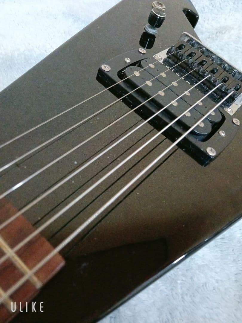 FIRST ACT フライングV