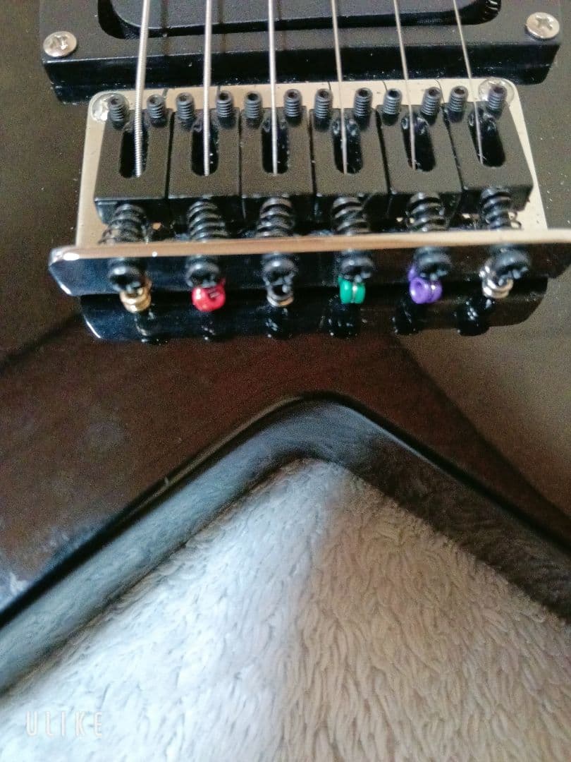 FIRST ACT フライングV