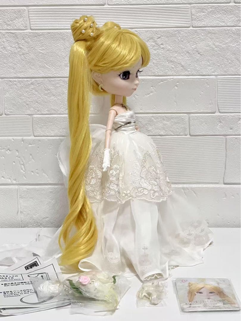 美品プーリップ 月野うさぎ ウエディングバージョン セーラームーン Pullip