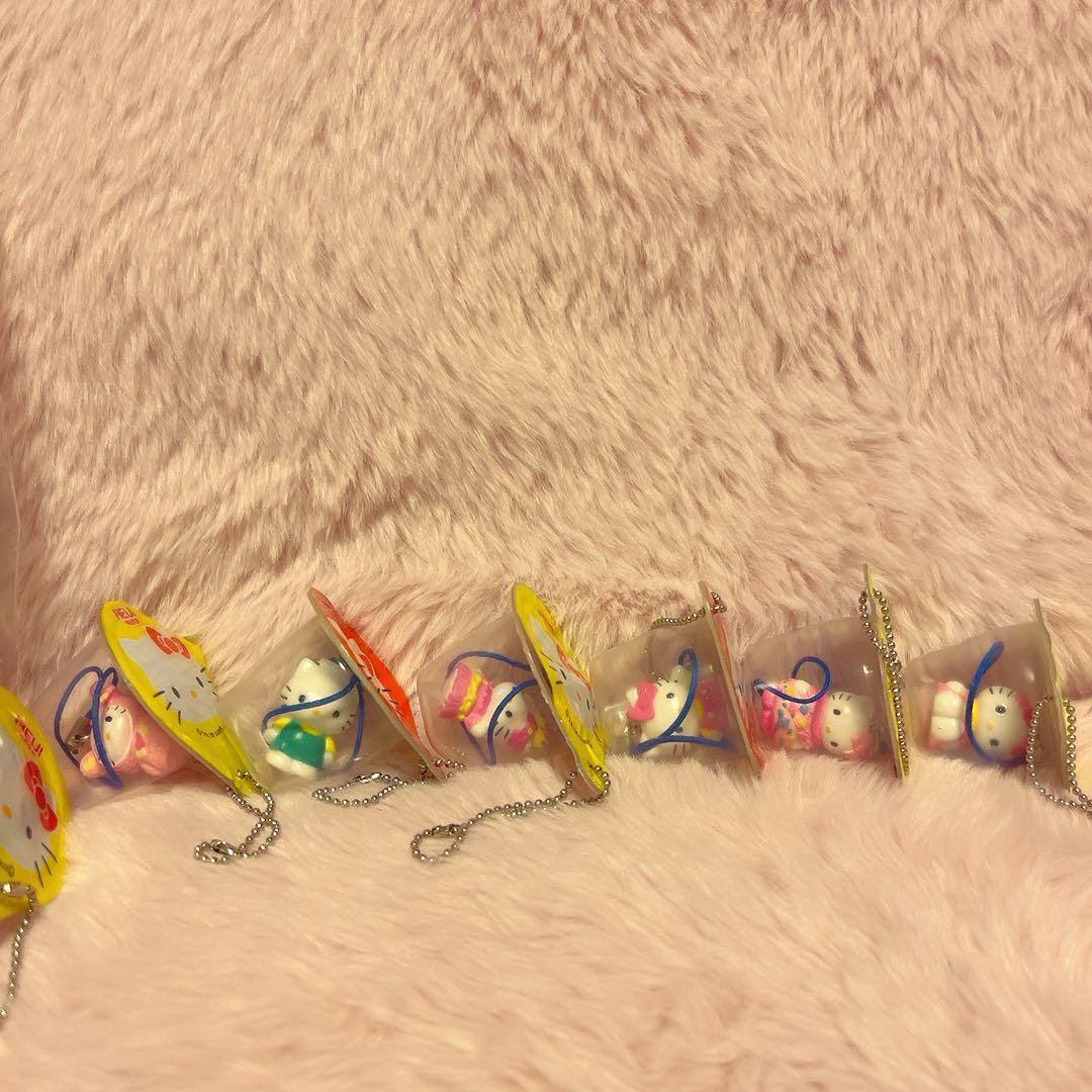 希少レア　ハローキティ　ゼリーカップ　ストラップ　フィギュア　明治マート　レトロ