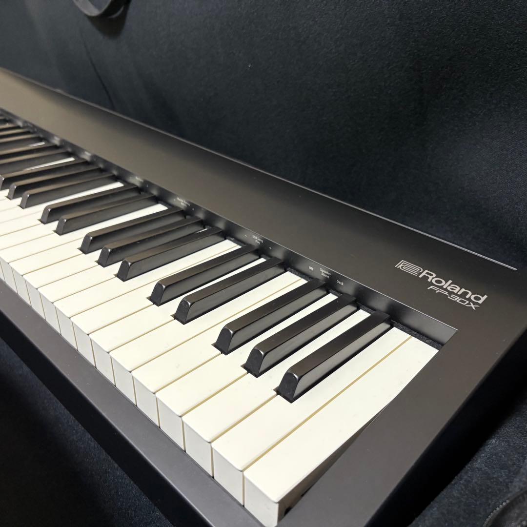 Roland FP-30X（ケース、カバー、ペダル、ヘッドフォン、譜面台付き） 2/23迄 4000円相当ヘッドホンプレゼント！】 Roland FP-30X BK 電子