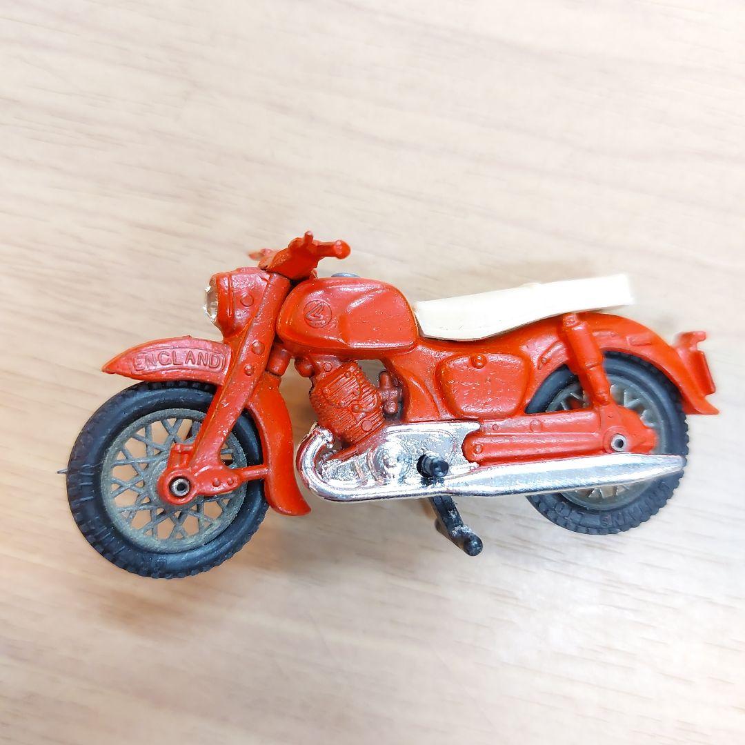 ホンダベンリー 赤いミニバイクとSHELLガソリンスタンドセット 傷 汚れあり