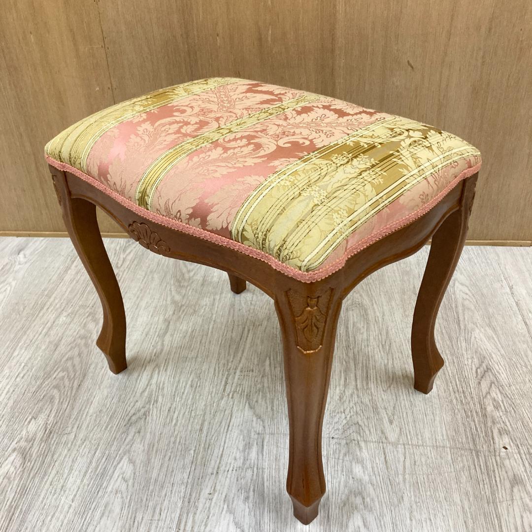 イタリア 　猫脚　スツール　オットマン　クラシック 　A