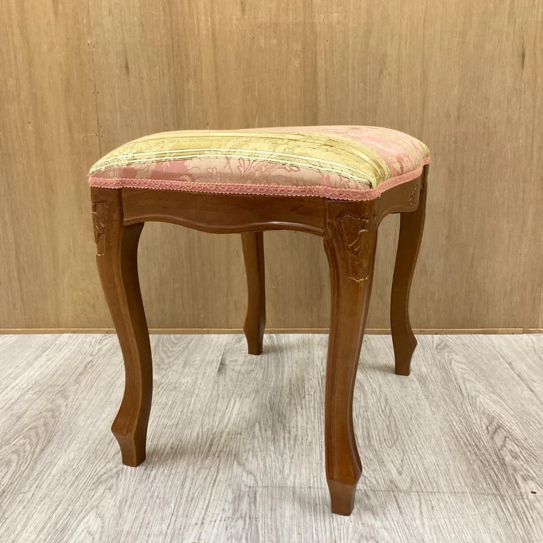 イタリア 　猫脚　スツール　オットマン　クラシック 　A