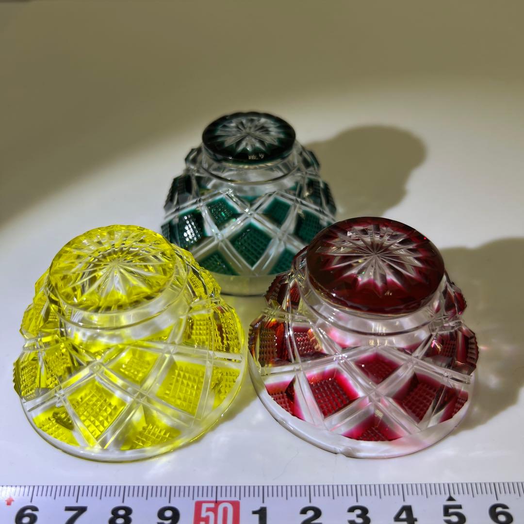 島津磯斉彬 薩摩切子色被せガラス酒杯 共箱 東Y7-1010☆1F