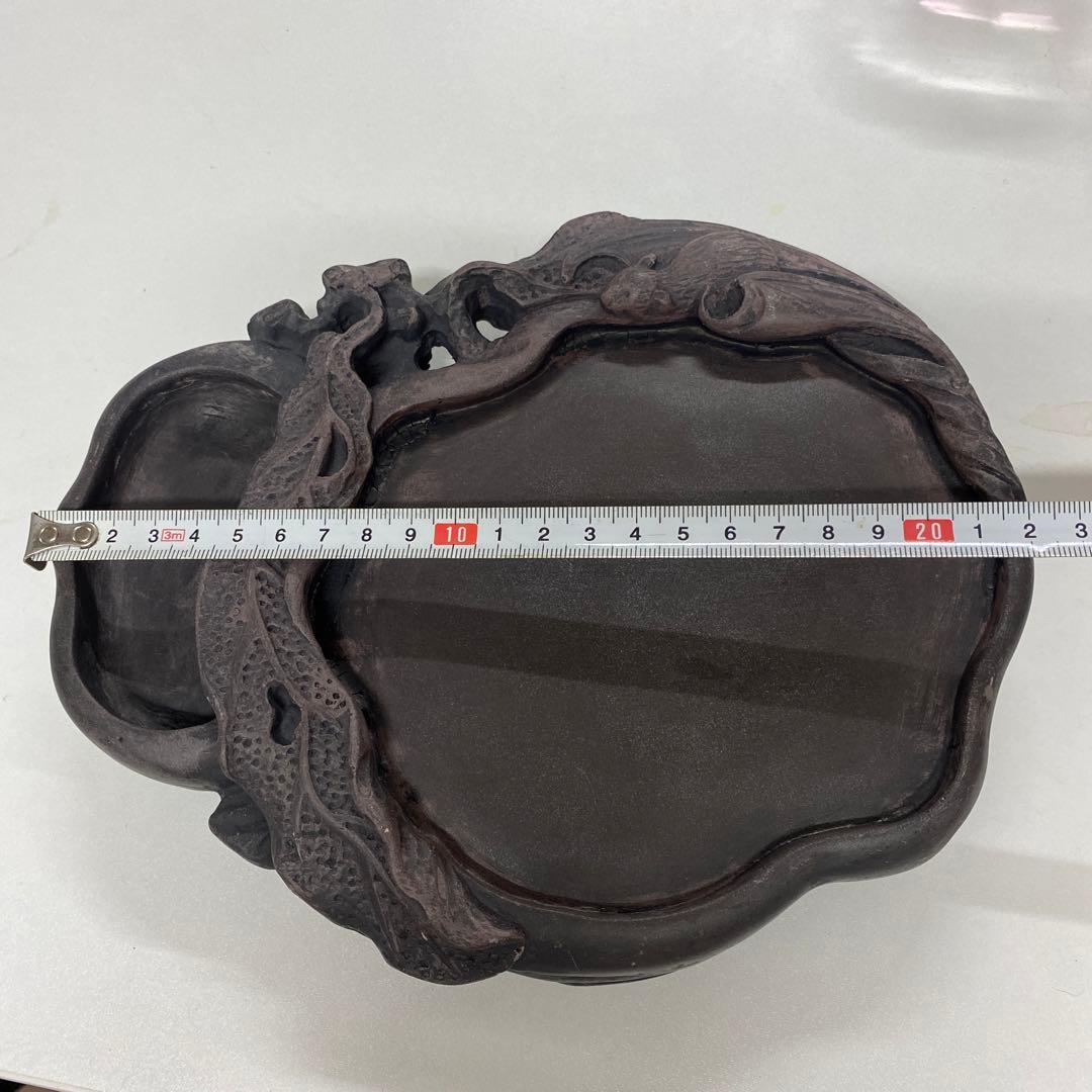 古い硯、彫刻あり