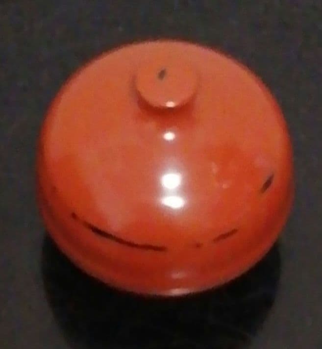 磯矢阿伎良作　朱塗　根来　香合　共箱　略歴付　茶道具