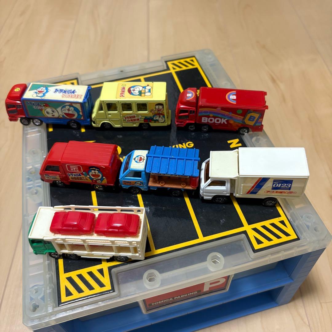 TOMICAレトロトミカ　28台　いろいろなトラックセット　パーキングケース付き