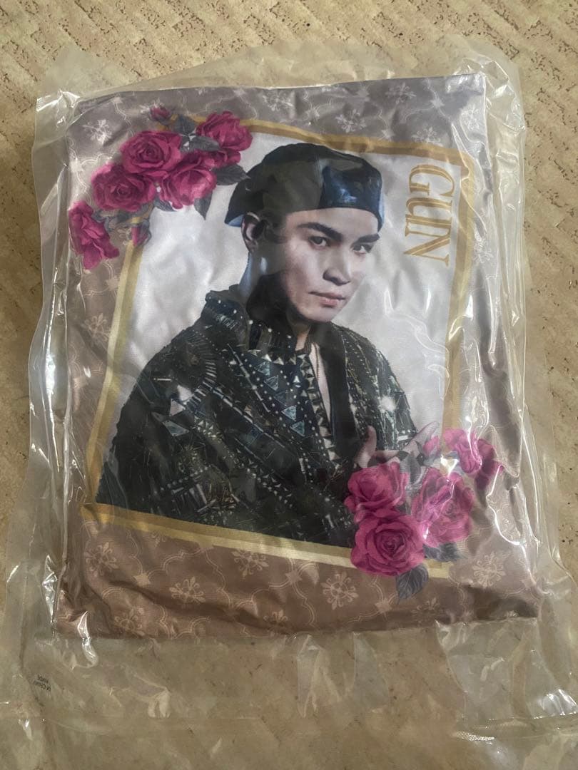 JSB3 岩田剛典 クッション u0026おまけ 岩田剛典 クッション JSB3 岩田