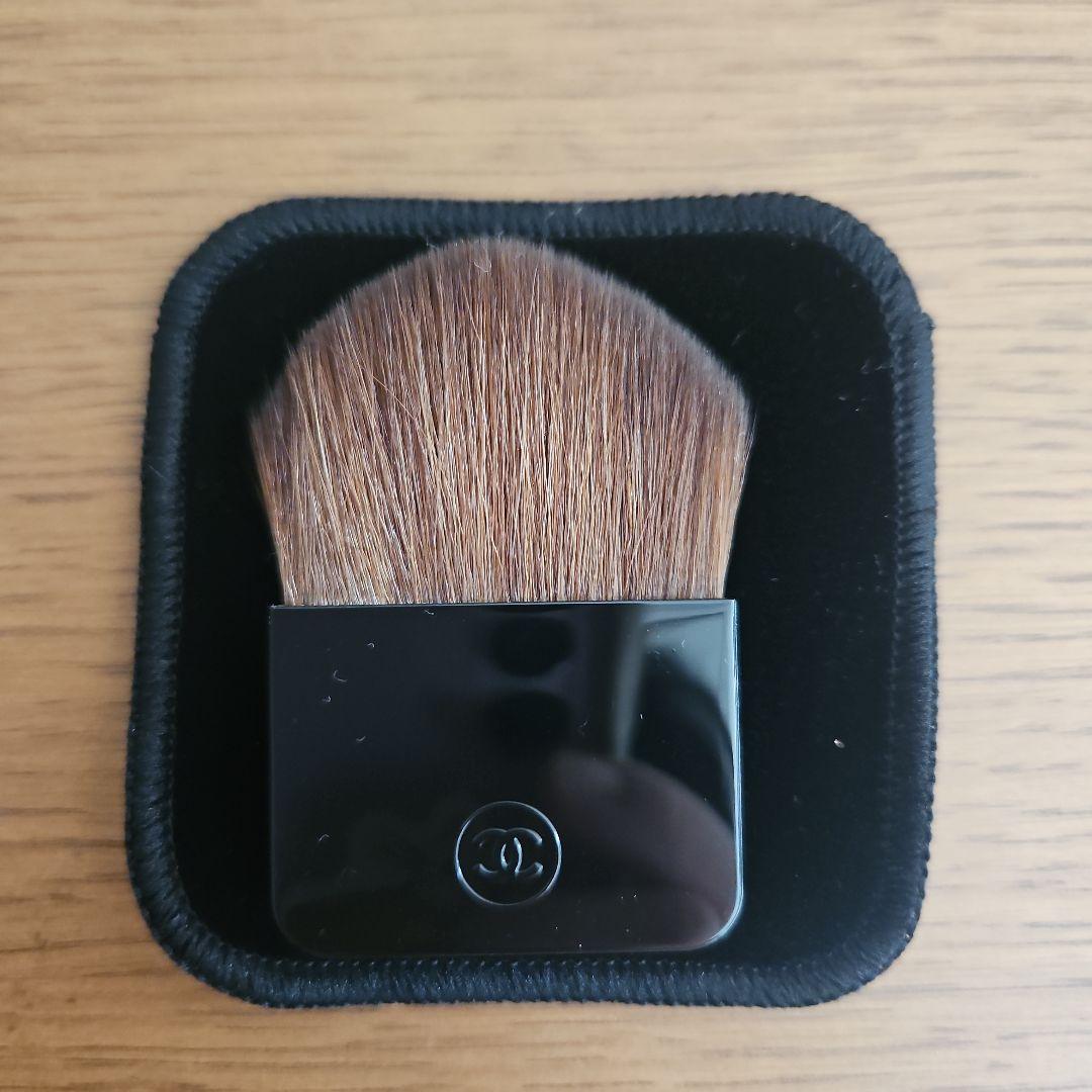 【CHANEL】 レシーニュドゥシャネルチークペッシュルミエール　チャーム付