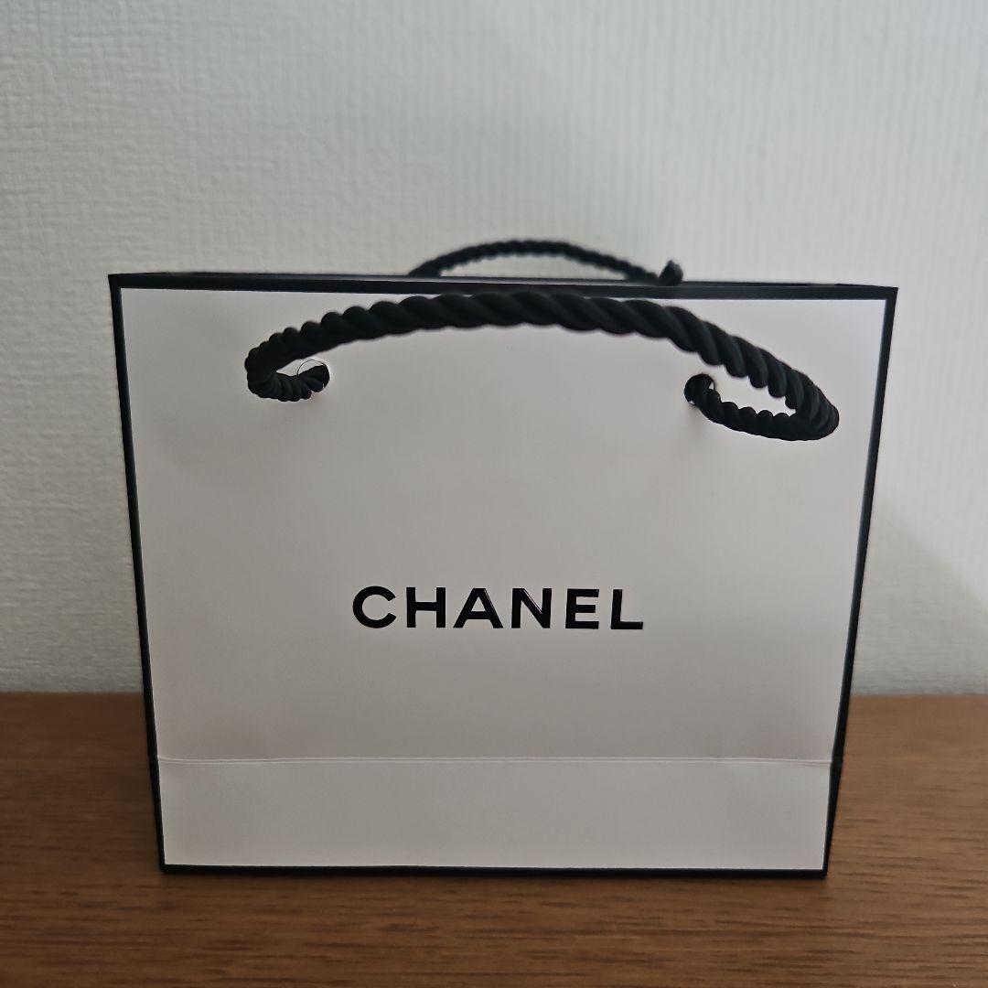 【CHANEL】 レシーニュドゥシャネルチークペッシュルミエール　チャーム付