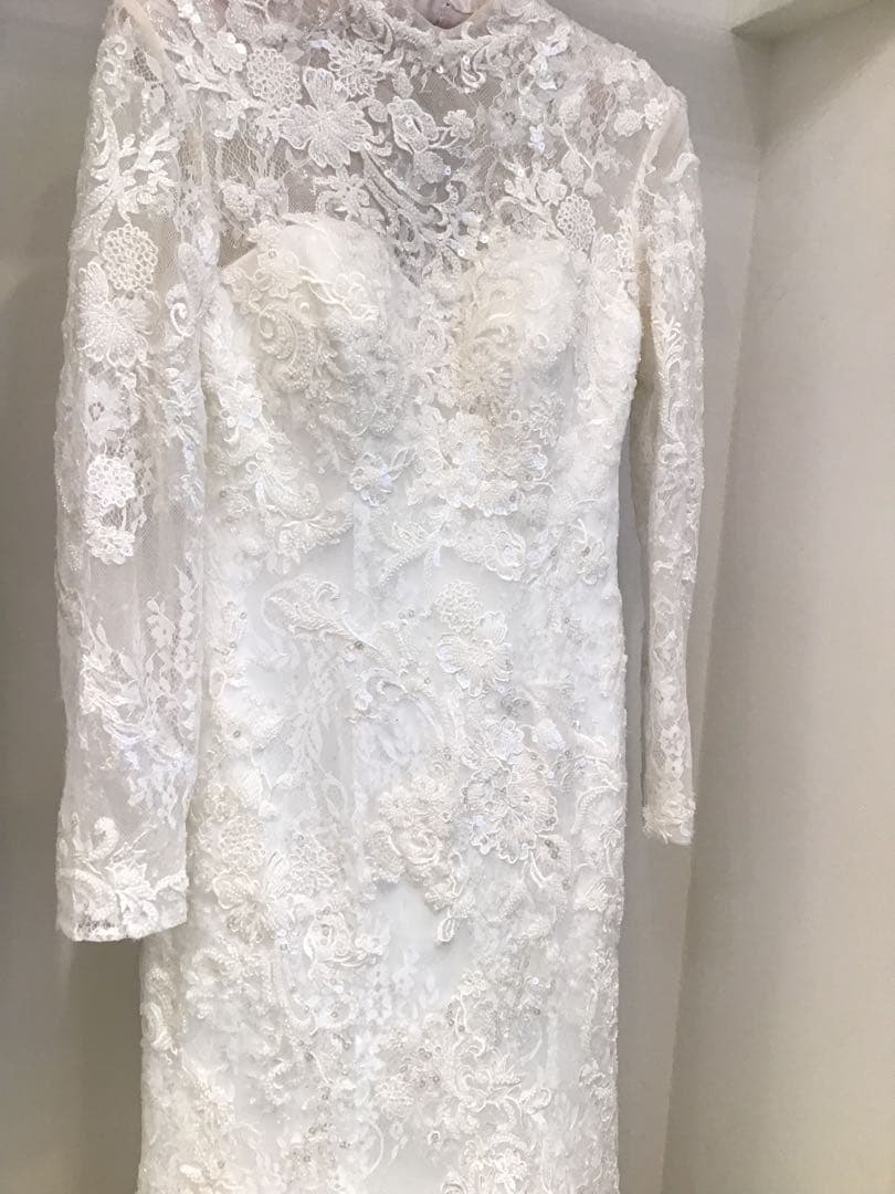レースが綺麗ハイネック　長袖ウェディングドレス