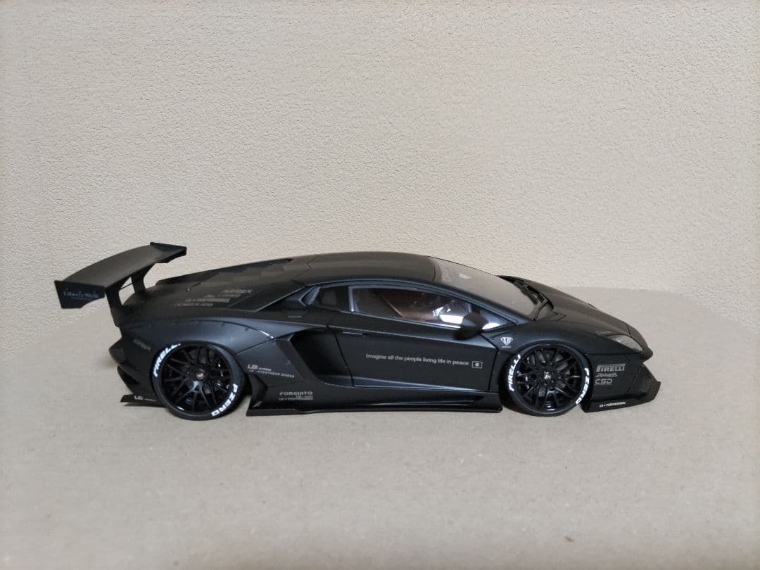 オートアート　Lamborghini　AVENTADOR