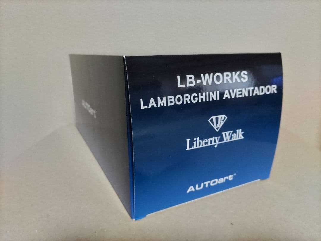オートアート　Lamborghini　AVENTADOR