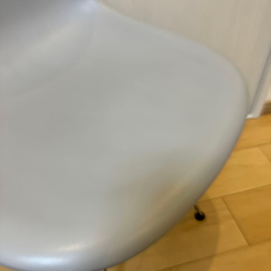 大阪市淀川区•引取限定　vitra ヴィトラ　イームズチェア① グレー