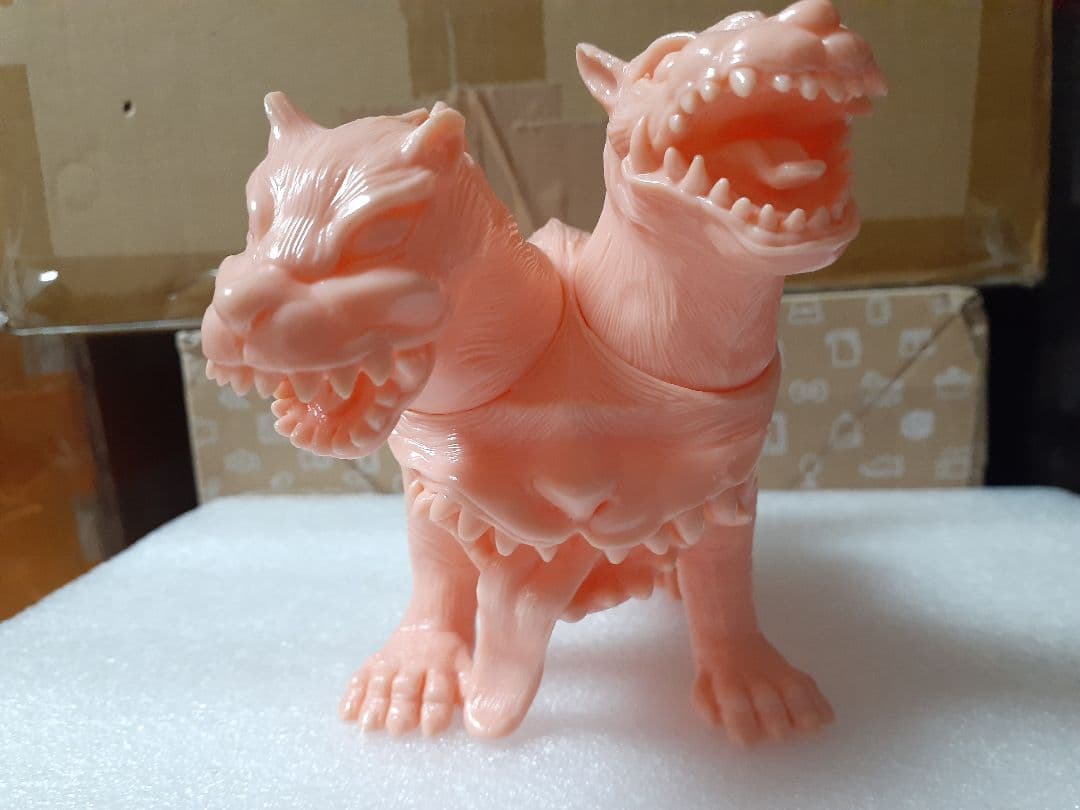 シカルナ工房 /ケルベロス (ピンク成型/未塗装)