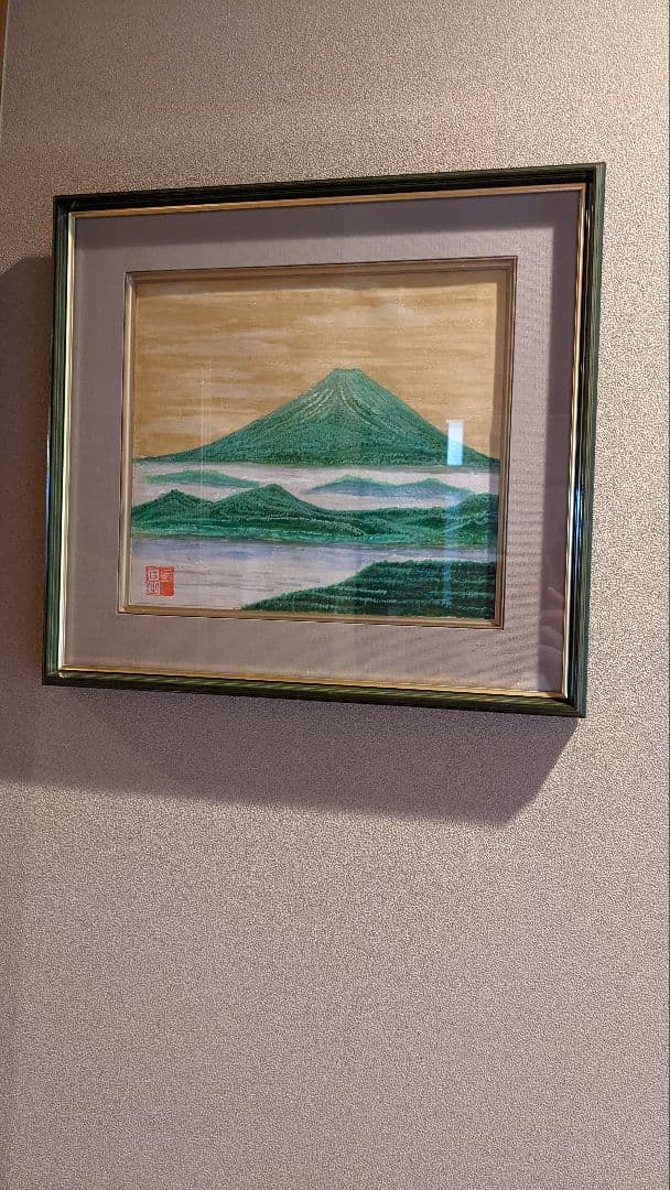 富士山の点描画です。岩絵の具と水干絵具で描きました。