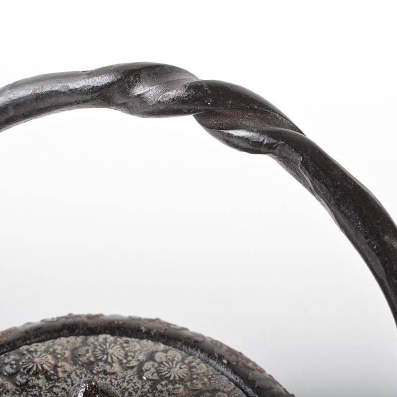 南部鉄器 　照光堂 造　桜文　砂鉄急須　共箱　D　R6745