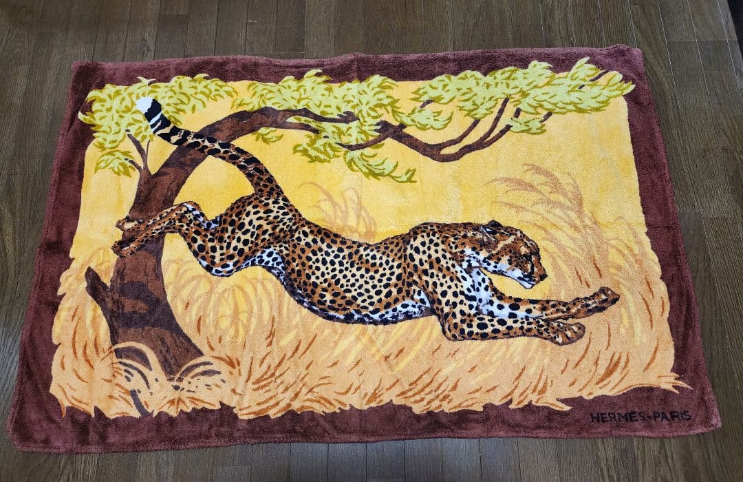 HERMES ビーチタオル大判 希少!!ヴィンテージ 希少 美品 エルメス ビーチタオル 超大判ラグ 玄関マットトラ タイガー