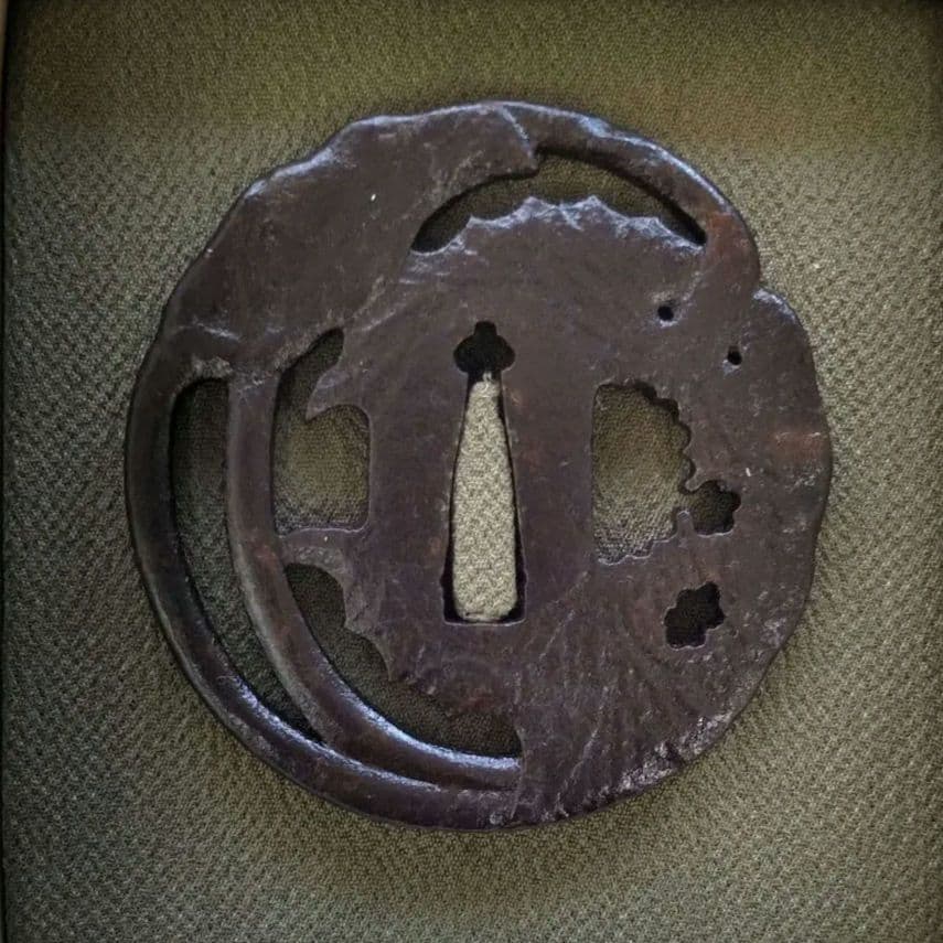 在銘　信家　蕗の葉　鐔　変わり形　蓮　蕗　鐔　刀装具　時代武具　日本刀　居合