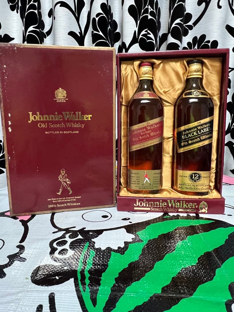 ジョニーウォーカー　レッドラベル/ ジョニーウォーカー ブラックラベル 特典付き・限定100セット】ジョニーウォーカー レッドラベル＆ブラック