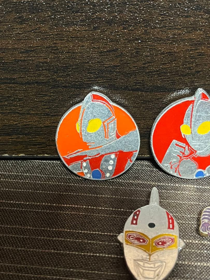 昭和の宝物 ウルトラマン シリーズピンバッジ