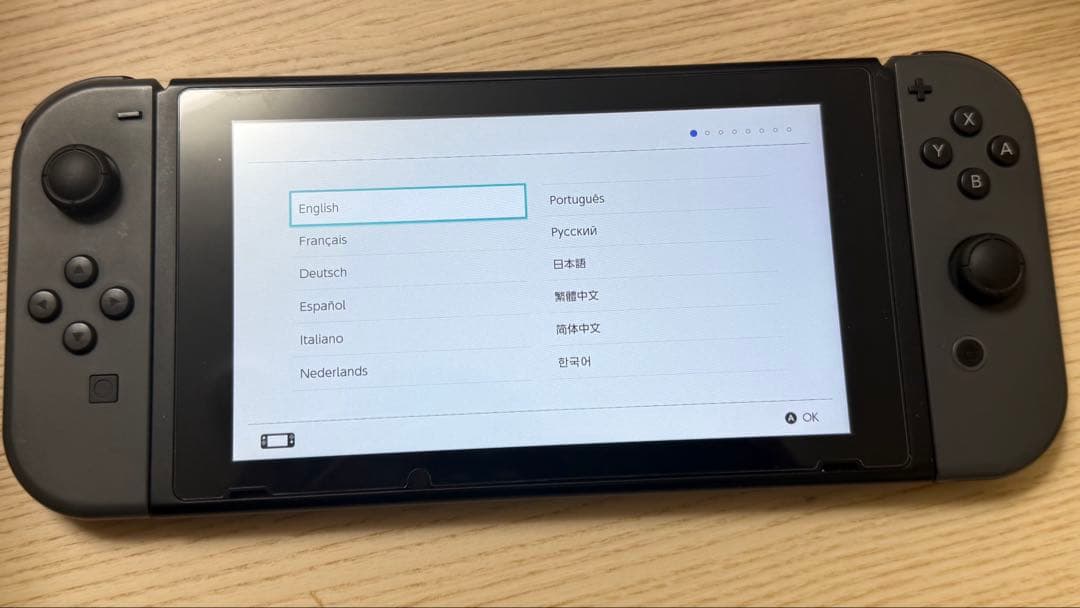Nintendo Switch_本体セット（画面保護シール+SDカード付き）
